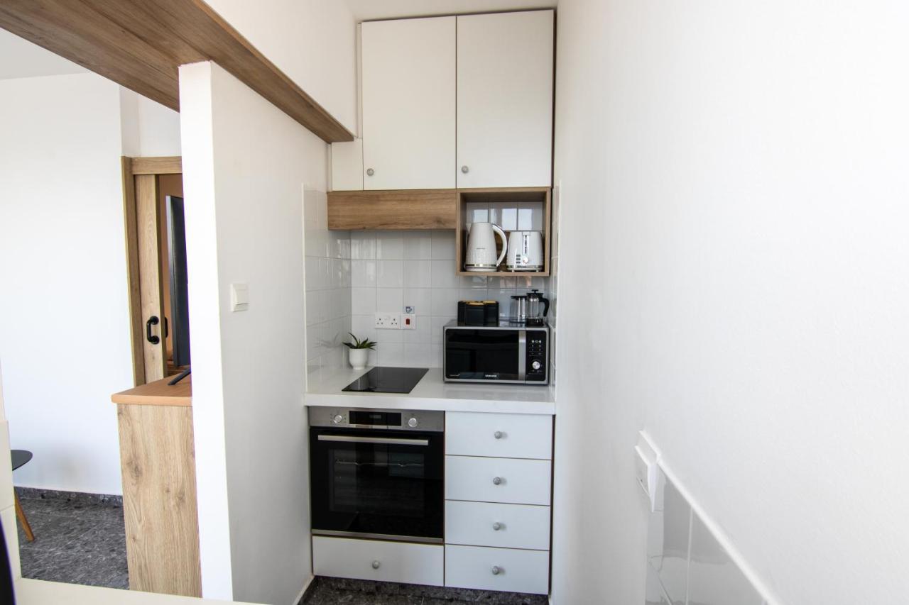 Phaedrus Living Seaview Studio Suite Lighthouse 52 Paphos Exterior photo